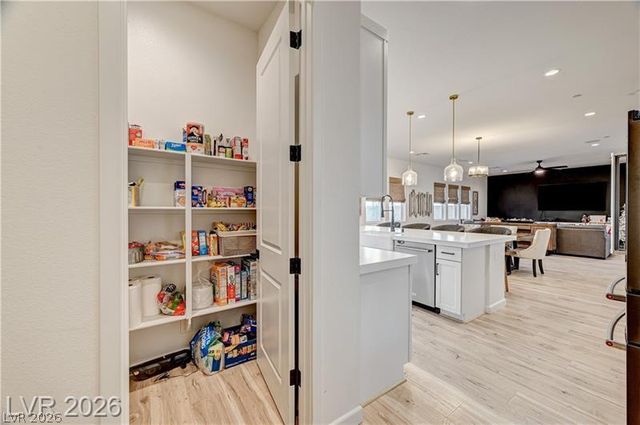 10136 Sequoia Glen Avenue, Las Vegas, NV 89166