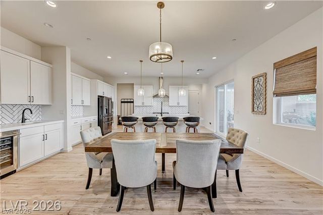 10136 Sequoia Glen Avenue, Las Vegas, NV 89166