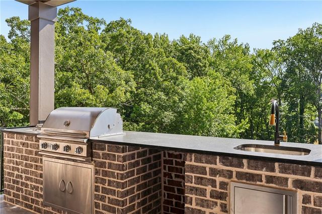 6222 Bridgewood Dr, Buford, GA 30518