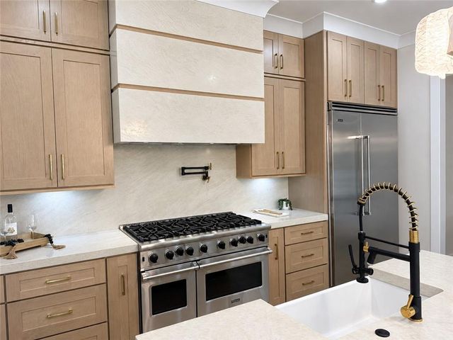 6222 Bridgewood Dr, Buford, GA 30518