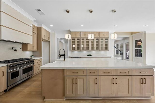 6222 Bridgewood Dr, Buford, GA 30518