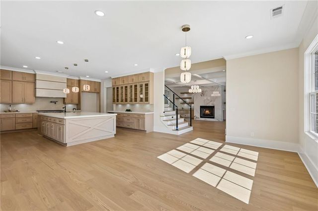 6222 Bridgewood Dr, Buford, GA 30518