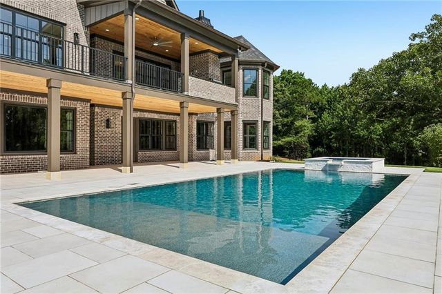 6222 Bridgewood Dr, Buford, GA 30518