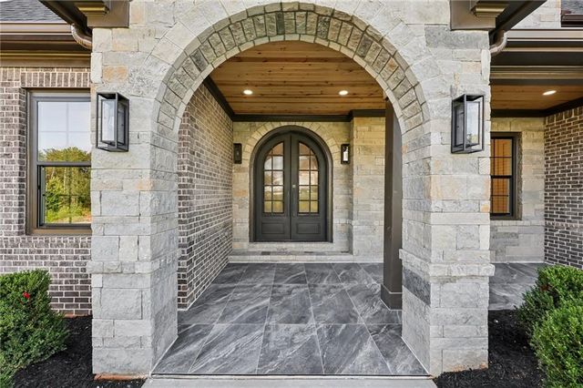 6222 Bridgewood Dr, Buford, GA 30518