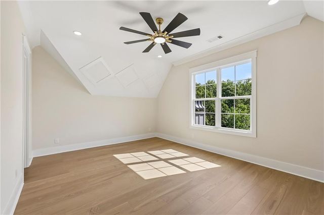 6222 Bridgewood Dr, Buford, GA 30518