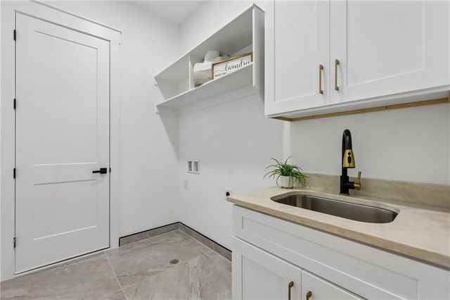 6222 Bridgewood Dr, Buford, GA 30518