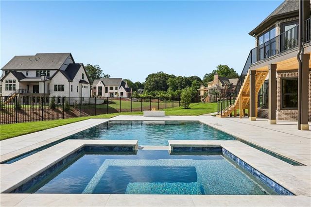 6222 Bridgewood Dr, Buford, GA 30518