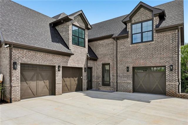 6222 Bridgewood Dr, Buford, GA 30518