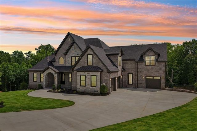 6222 Bridgewood Dr, Buford, GA 30518