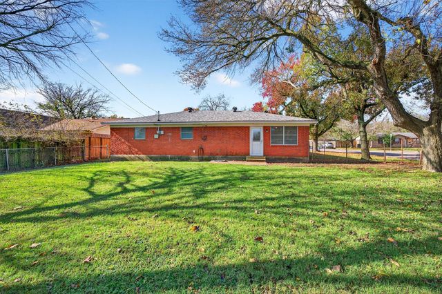 701 Hillside Drive, Sherman, TX 75090