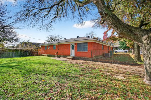 701 Hillside Drive, Sherman, TX 75090