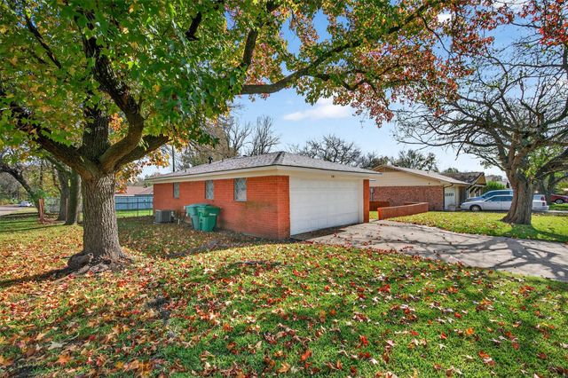 701 Hillside Drive, Sherman, TX 75090