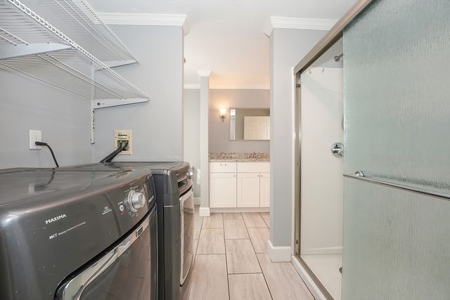 240 Oak St, Barnstable, MA 02668