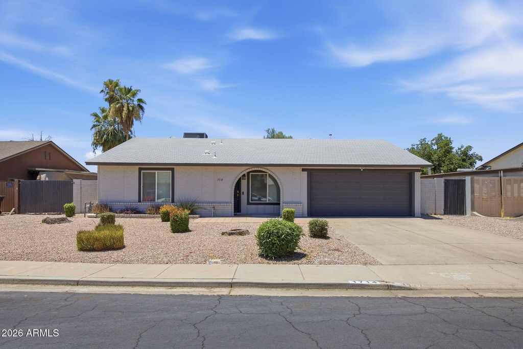 1714 S ALMOND --, Mesa, AZ 85204