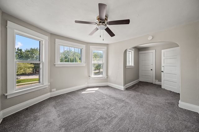 108 W Central Park Avenue, Davenport, IA 52803