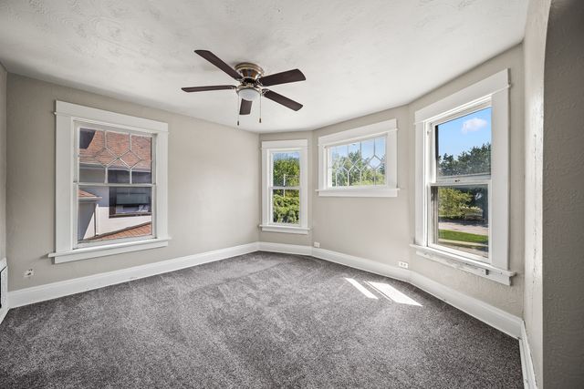 108 W Central Park Avenue, Davenport, IA 52803