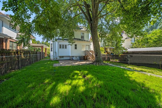 108 W Central Park Avenue, Davenport, IA 52803