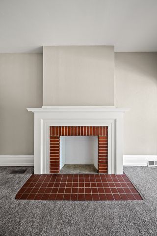108 W Central Park Avenue, Davenport, IA 52803