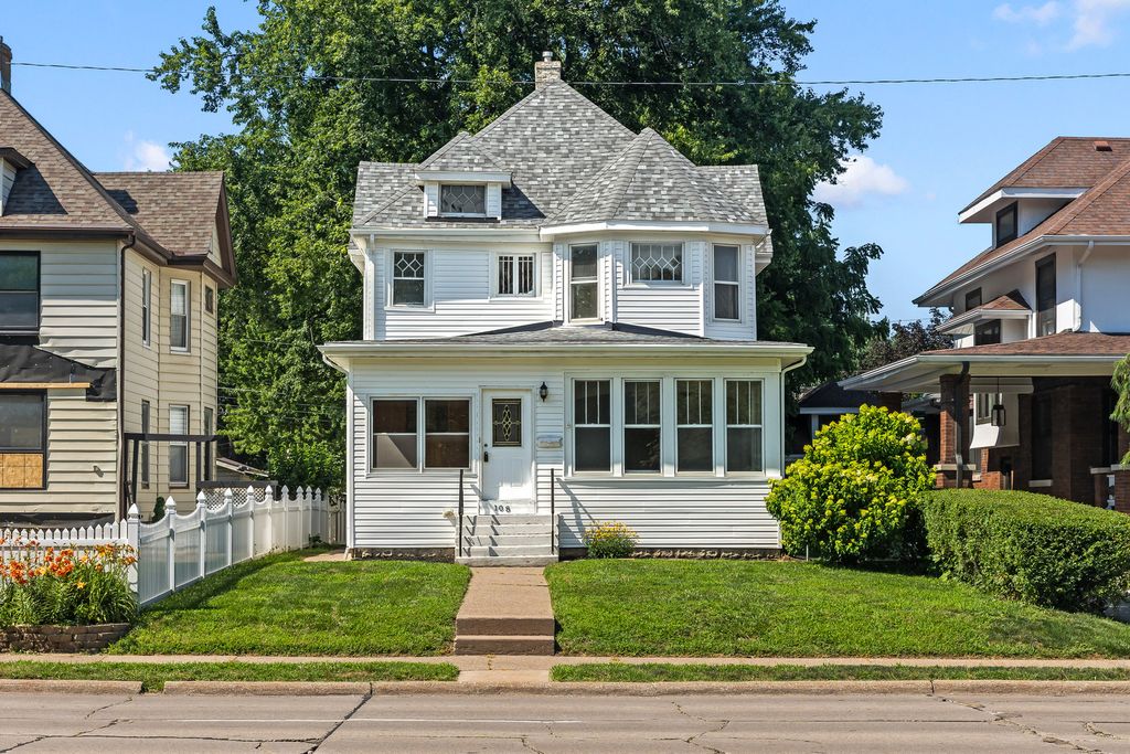 108 W Central Park Avenue, Davenport, IA 52803