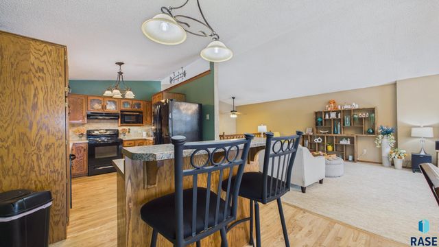 600 N Yellowstone Dr Drive, Brandon, SD 57005