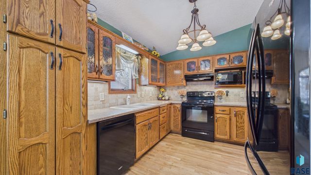 600 N Yellowstone Dr Drive, Brandon, SD 57005