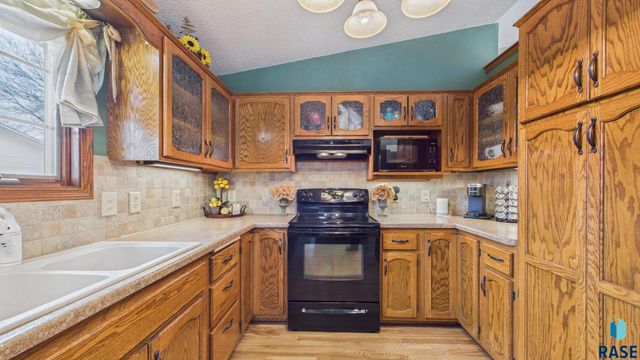 600 N Yellowstone Dr Drive, Brandon, SD 57005