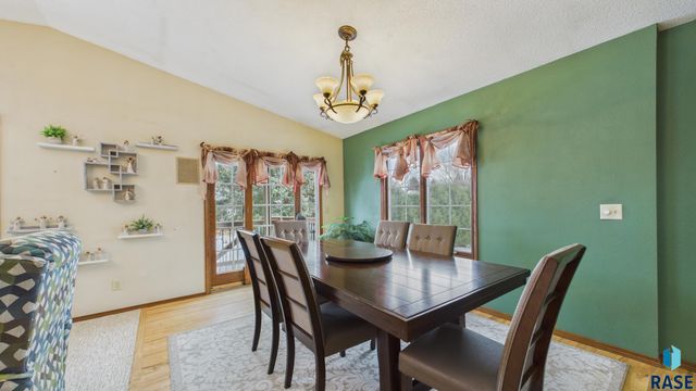 600 N Yellowstone Dr Drive, Brandon, SD 57005