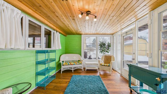 600 N Yellowstone Dr Drive, Brandon, SD 57005