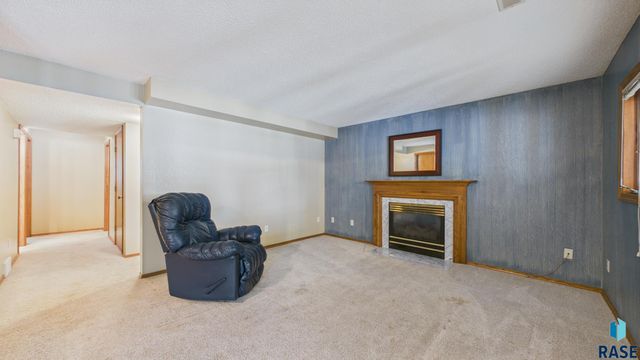 600 N Yellowstone Dr Drive, Brandon, SD 57005