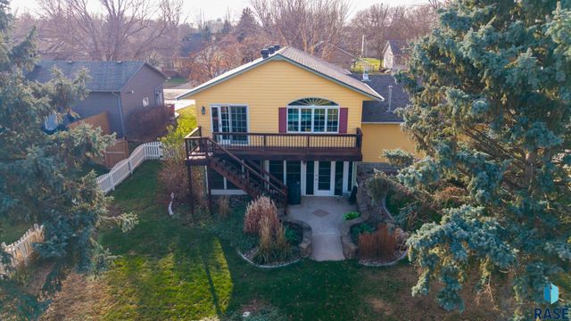 600 N Yellowstone Dr Drive, Brandon, SD 57005