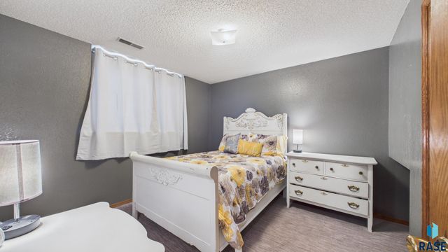 600 N Yellowstone Dr Drive, Brandon, SD 57005