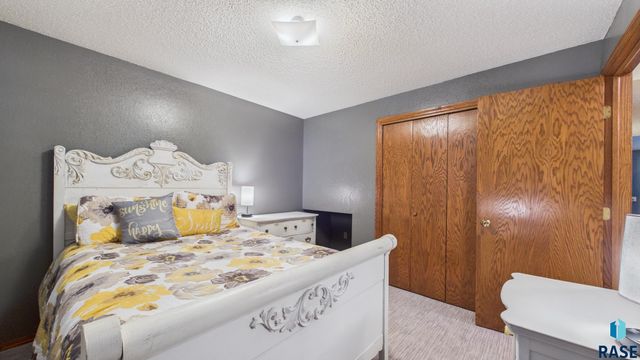 600 N Yellowstone Dr Drive, Brandon, SD 57005