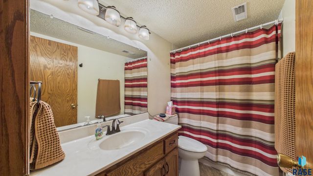 600 N Yellowstone Dr Drive, Brandon, SD 57005