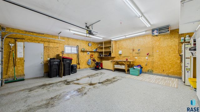 600 N Yellowstone Dr Drive, Brandon, SD 57005