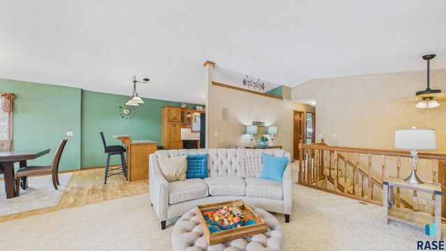 600 N Yellowstone Dr Drive, Brandon, SD 57005