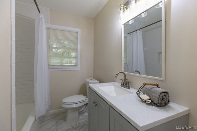 1033 Gipson Street, Prattville, AL 36066