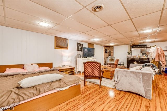 606 Knopf St, Linden City, NJ 07036