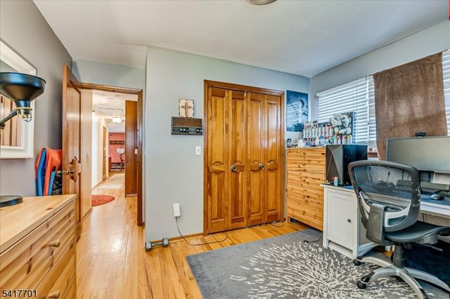 606 Knopf St, Linden City, NJ 07036