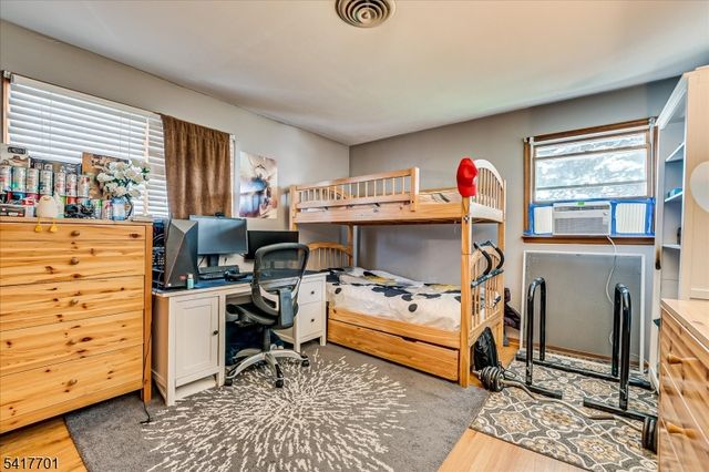 606 Knopf St, Linden City, NJ 07036