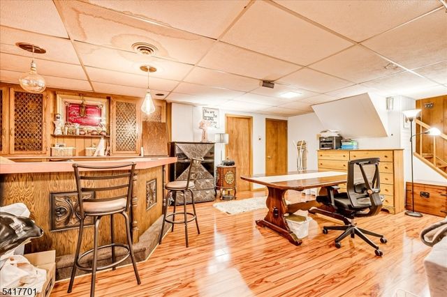 606 Knopf St, Linden City, NJ 07036