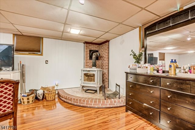 606 Knopf St, Linden City, NJ 07036