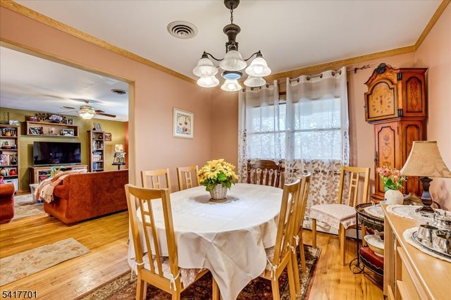 606 Knopf St, Linden City, NJ 07036