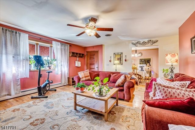 606 Knopf St, Linden City, NJ 07036