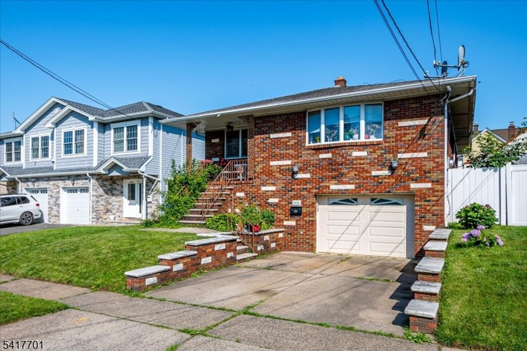 606 Knopf St, Linden City, NJ 07036