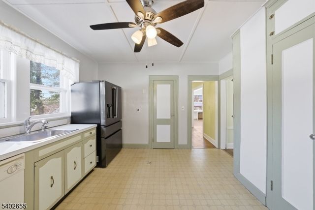 249 Parish Dr, Wayne Twp., NJ 07470