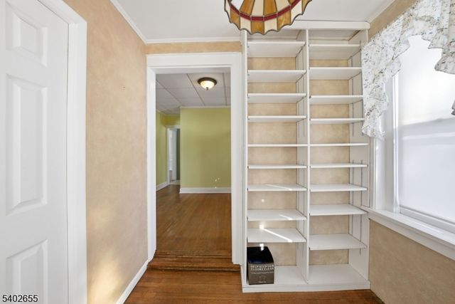 249 Parish Dr, Wayne Twp., NJ 07470