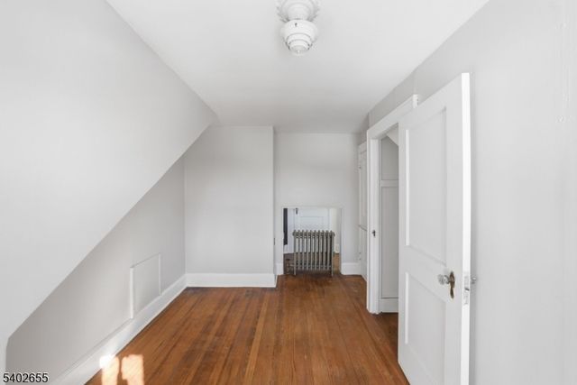 249 Parish Dr, Wayne Twp., NJ 07470