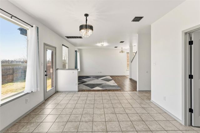 100 Serpentine LN, Jarrell, TX 76537