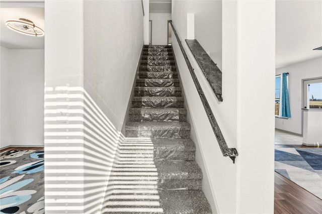 100 Serpentine LN, Jarrell, TX 76537