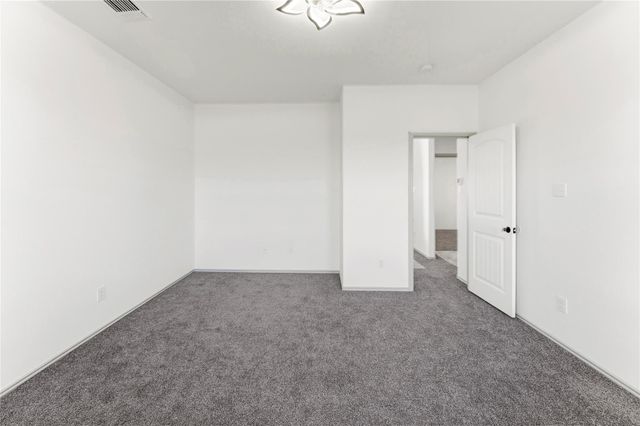 100 Serpentine LN, Jarrell, TX 76537